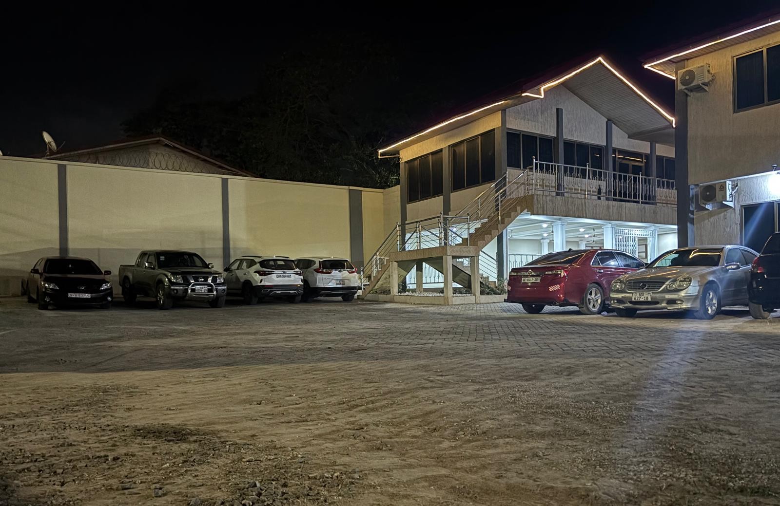 Twin City Hotel - Car Park