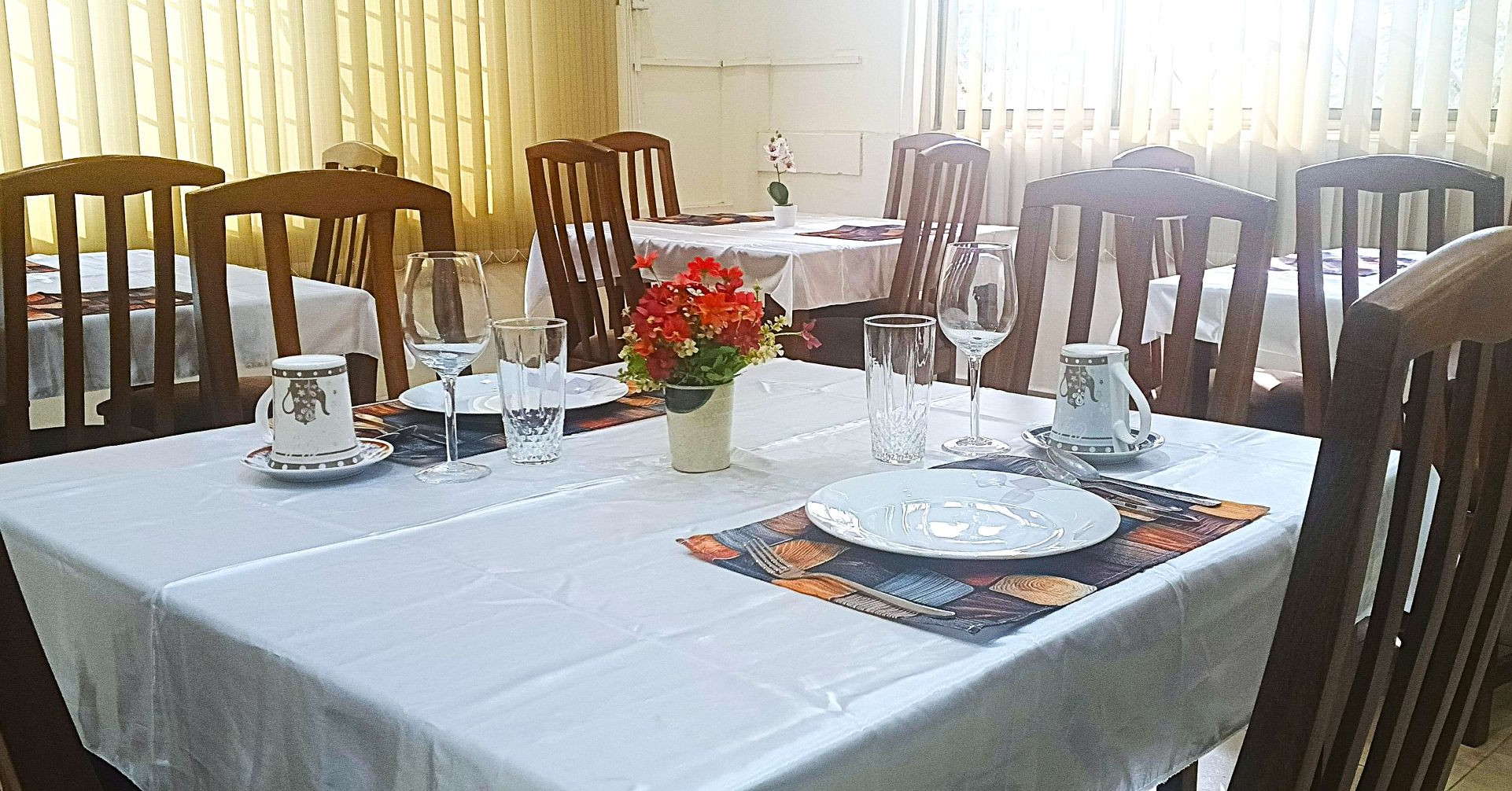 Twin City Hotel - Restaurant